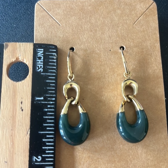 Michael Kors
Gold Green Autumn Luxe Tone Jade Drop Earrings - Picture 5 of 6